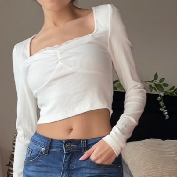 Top - Picture 2 of 3